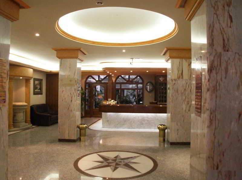 Hotel Victoria Linares  Extérieur photo